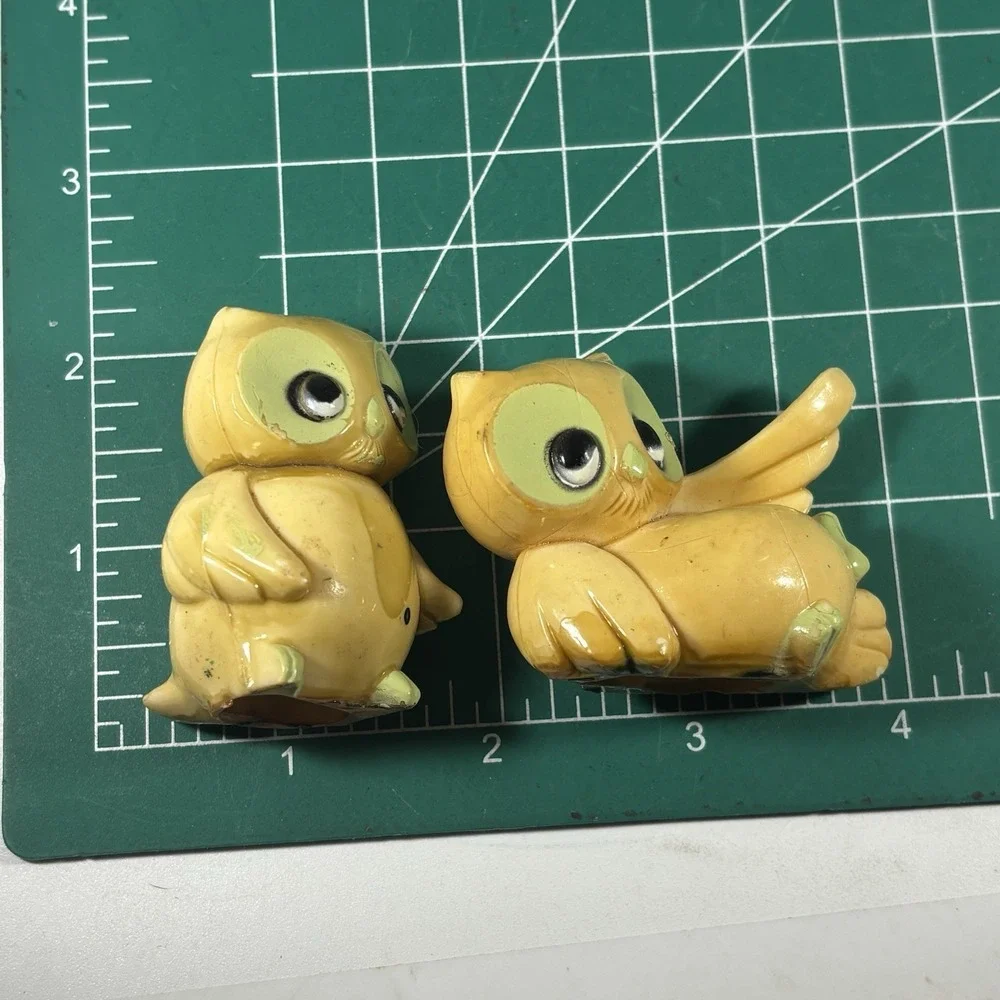 Vintage 70s Miniature Celluloid Hard Plastic Owl Figures 2 Hong Kong Yellow